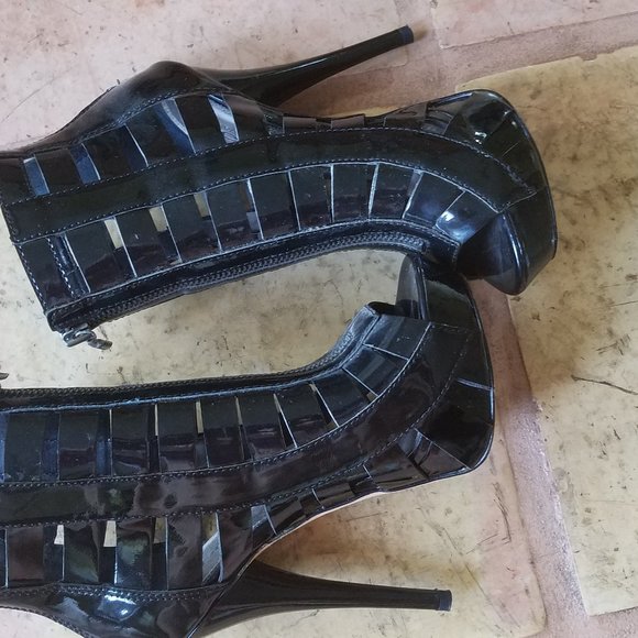 Bebe Kardashian leather ankle boots size 6 medium - Picture 4 of 5